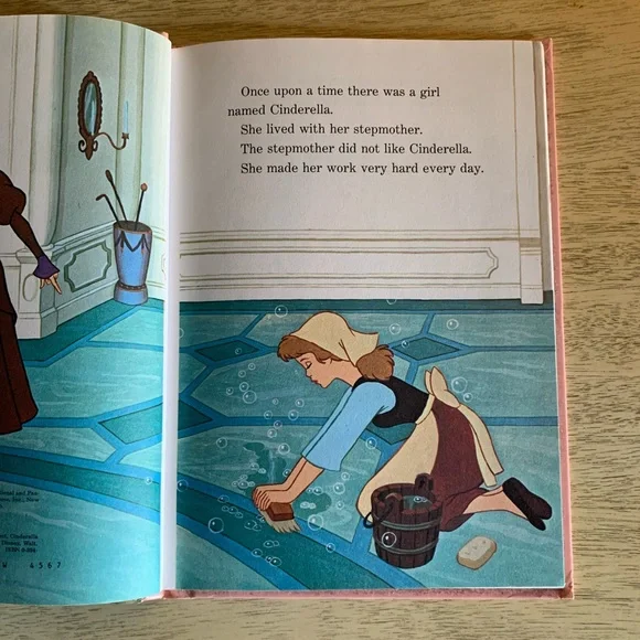 Vintage Walt Disney Cinderella Book - Picture 5 of 6